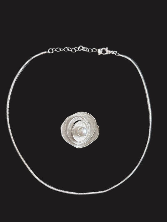 Bohemian Pearl Flower Necklace