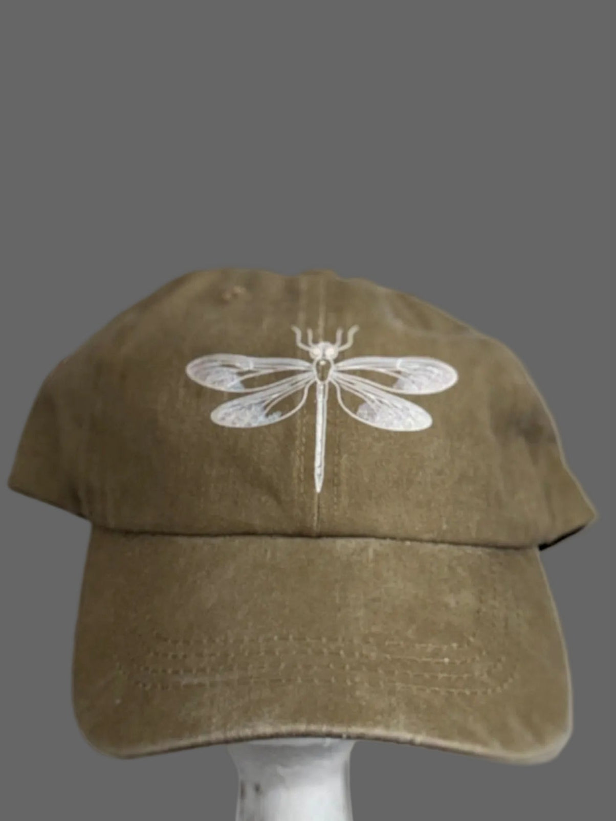 Baseball style cap with Dragonfly