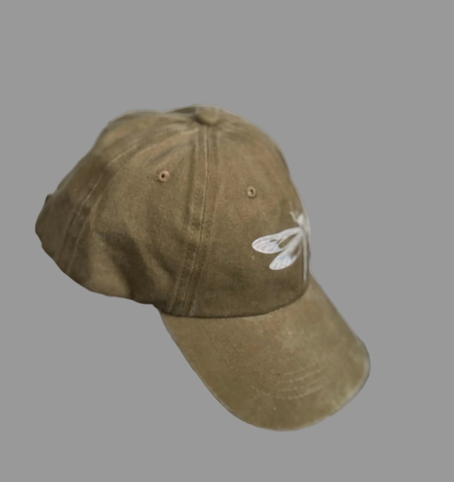 Baseball style cap with Dragonfly